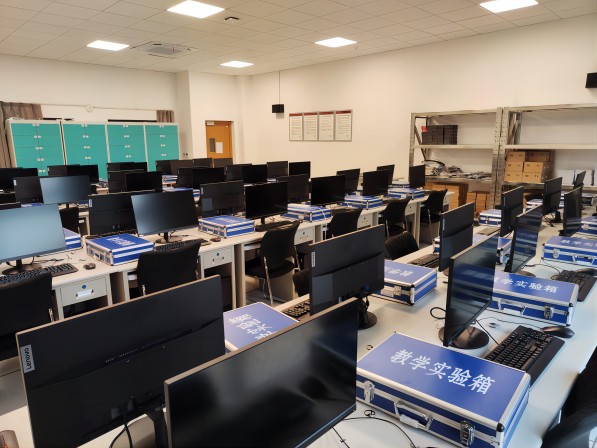四川吉利學院單片機應用開發(fā)實驗室整體交付
